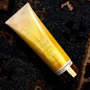 🌞 Victoria’s Secret Lotion Sealed coconut
